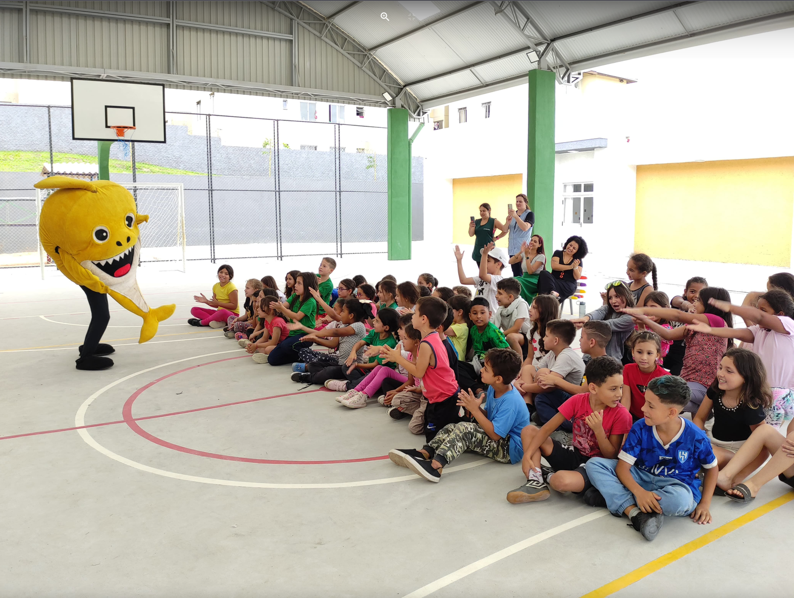 Atividade artística do Festival nas Escolas em uma escola municipal