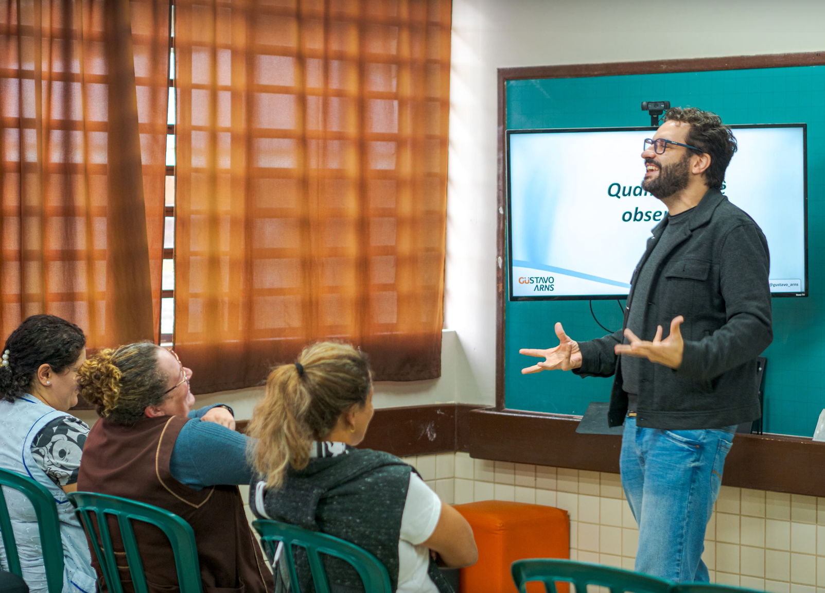 Atividade artística do Festival nas Escolas em uma escola municipal
